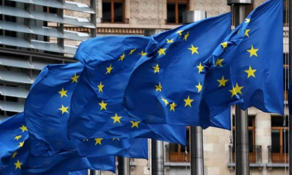 Οι Ευρωπαίοι εγκρίνουν την αντίδραση της ΕΕ στον πόλεμο στην Ουκρανία